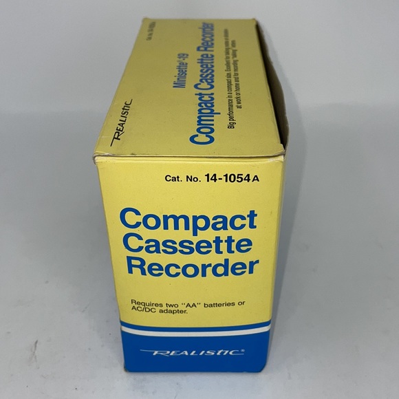 New Vintage Compact Cassette Recorder Portable Audio Tape Player with earbuds - Picture 4 of 13